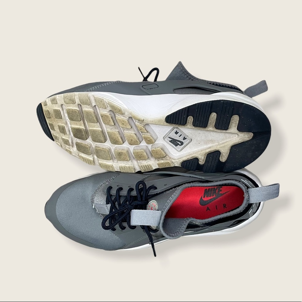 Nike Air Hurache Shoes - image 6